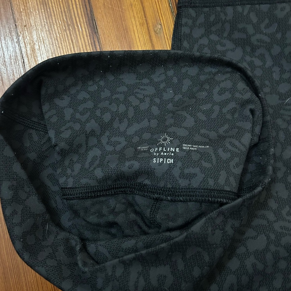 Aerie Black Patterned Leggings